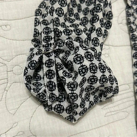 Anthropologie Holding Horses Black White Top with Tab Sleeves Size 12 - Picture 8 of 10